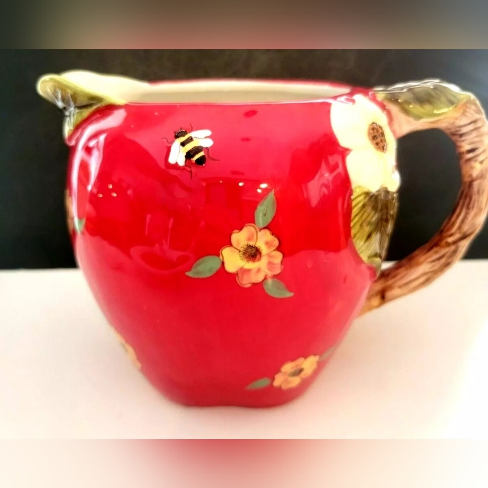 Susan Winget Blossoms & Bees 48 Oz Red Pitcher Cracker Old Country Store